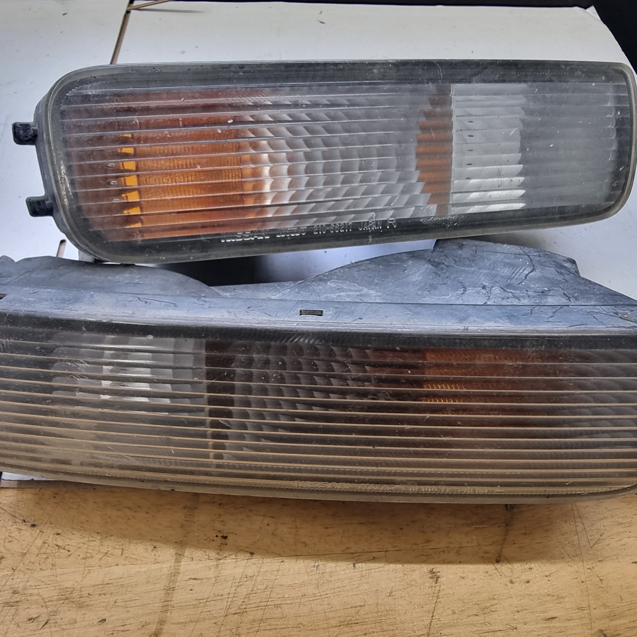 R33 m-spec indicator lights