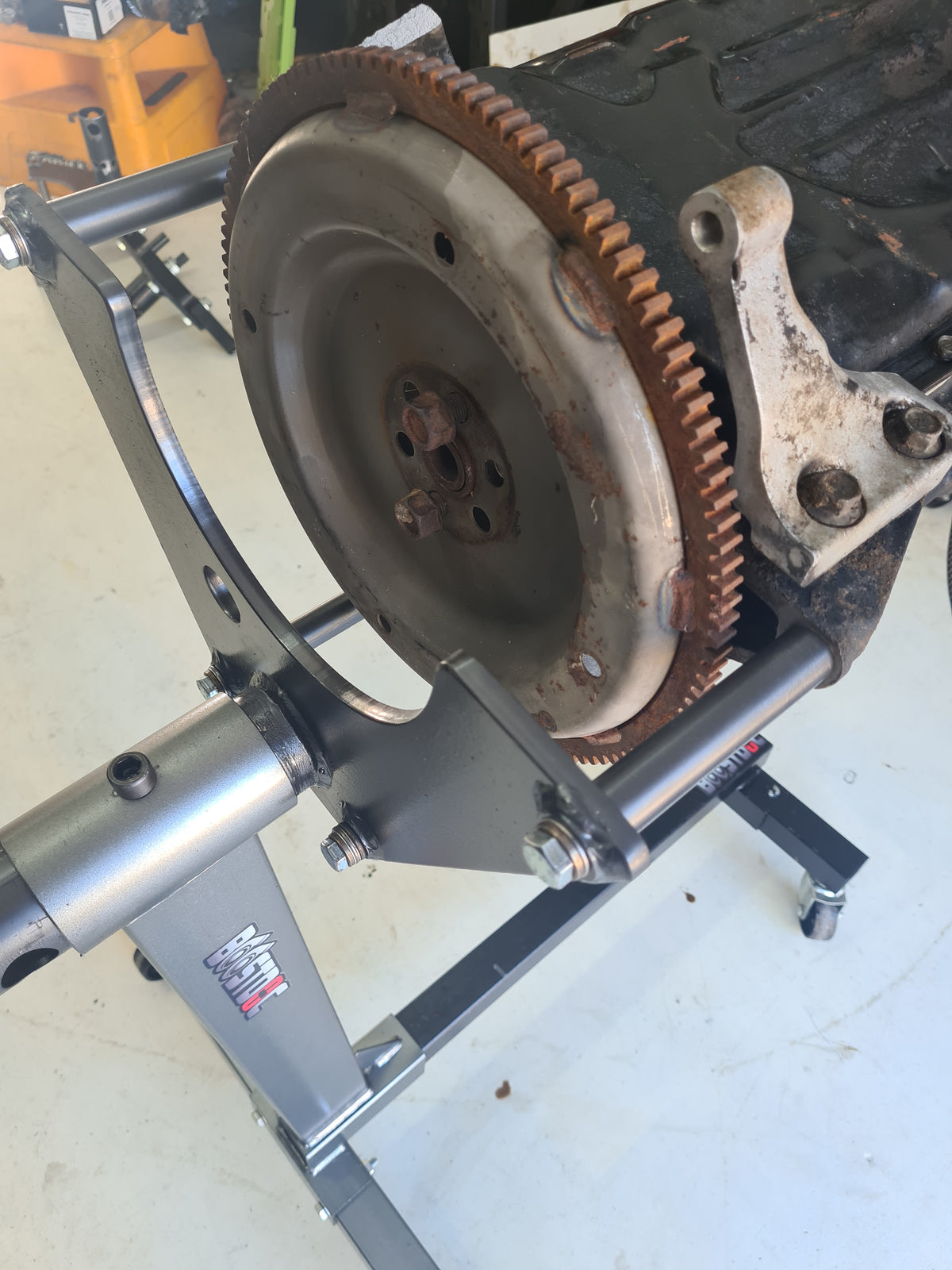 purpose built adapter tool for mounting RB engines for building, fixing and maintenance work. 