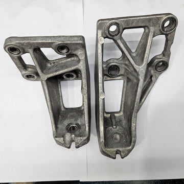 R33 alloy engine brackets